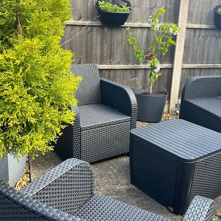 Double Room In Great Barr Near M5 - M6 - Parking - Tv Bed-Garden Birmingham Esterno foto