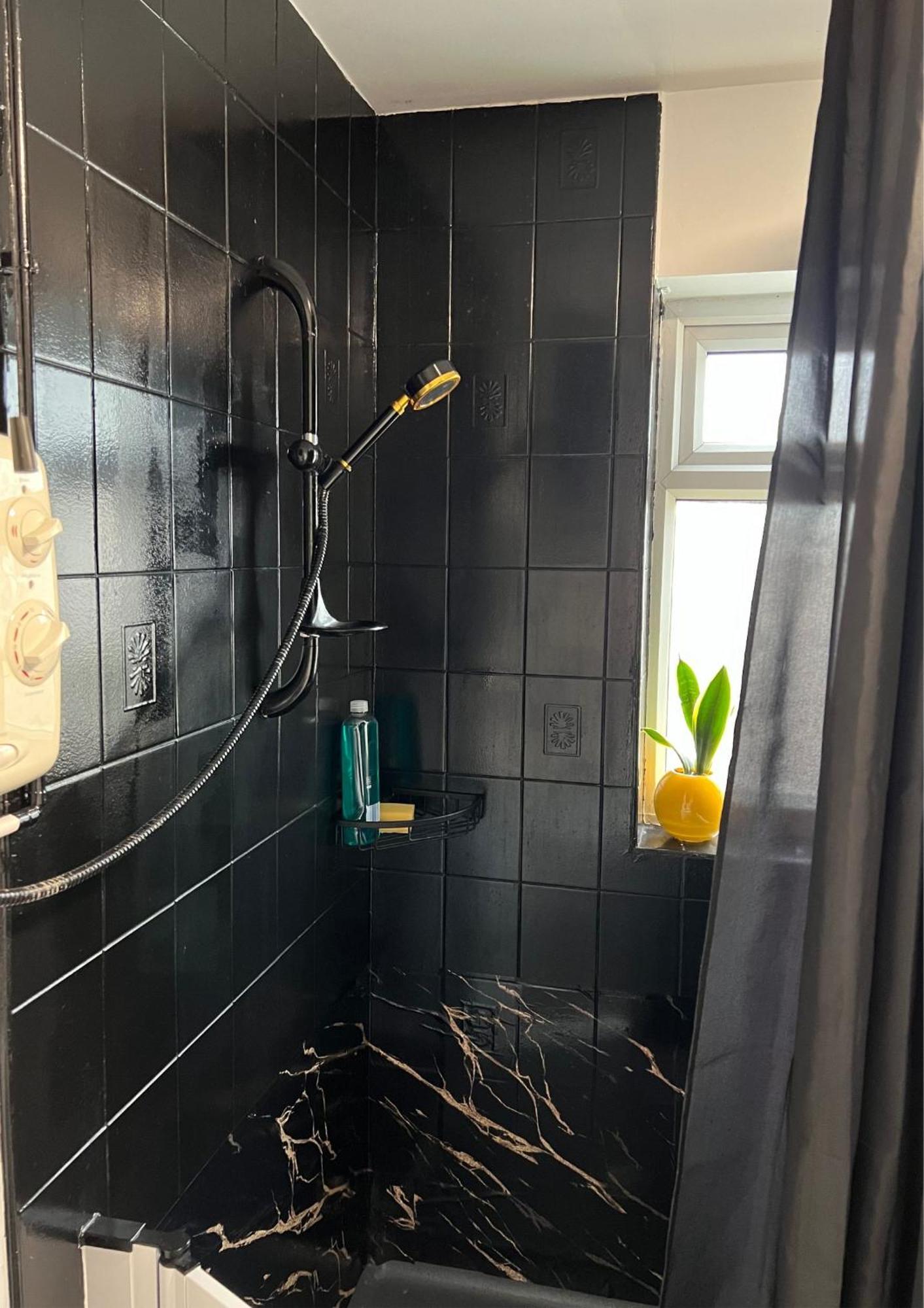 Double Room In Great Barr Near M5 - M6 - Parking - Tv Bed-Garden Birmingham Esterno foto