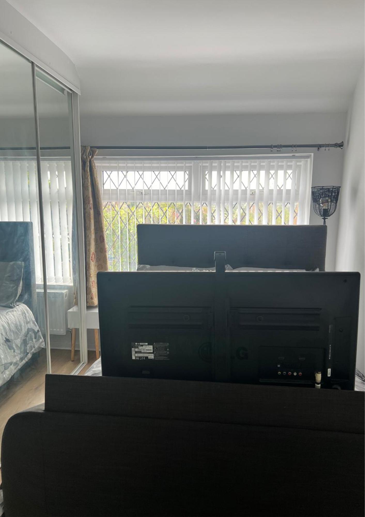 Double Room In Great Barr Near M5 - M6 - Parking - Tv Bed-Garden Birmingham Esterno foto